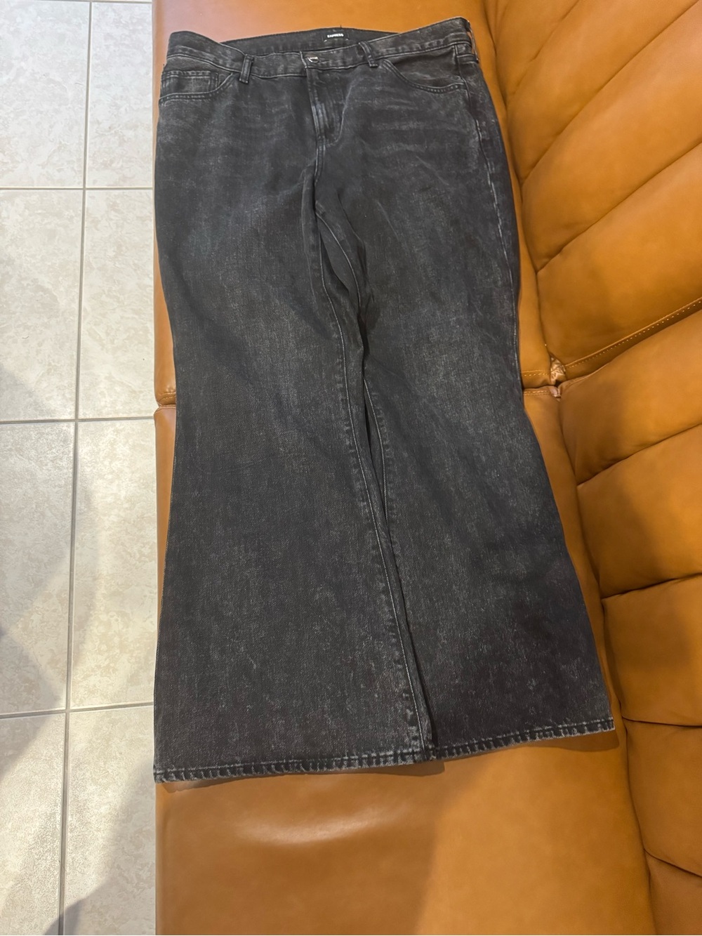 Express Mid Rise 70s Flare Jeans Size 14S Dark Wash Like New